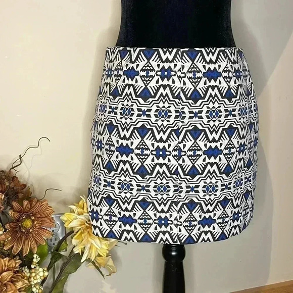 H&M Divided Aztec Tribal Print Mini Skirt Women’s 8 - Picture 3 of 6